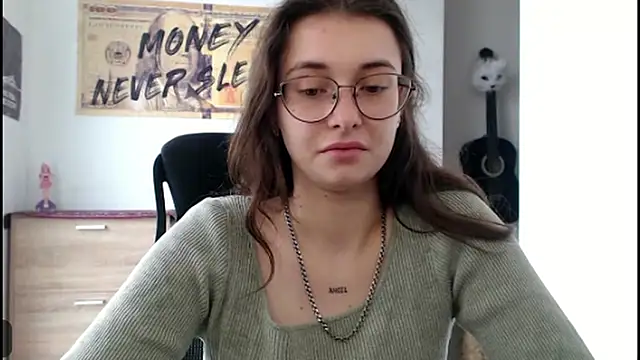 Snapshot of HotAnna2004 chatting on 10.18.25 HotAnna2004 online show from 10.18.25