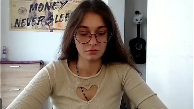 Snapshot of HotAnna2004 chatting on 10.19.25 HotAnna2004 online show from 10.19.25