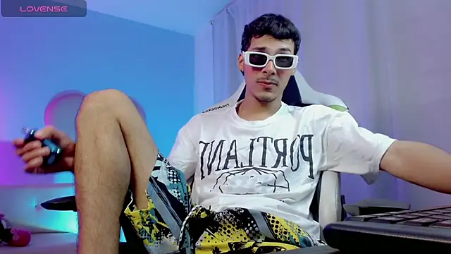 Snapshot of yankees_ chatting on 10.09.25 yankees online show from 10.09.25