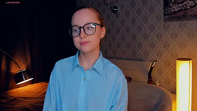 SoonMoor online show from 10.04.25