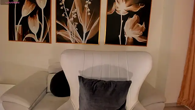 LucyWeiss  online show from 10.28.25