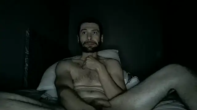 Snapshot of jerm16904 chatting on 10.10.25 jerm16904 online show from 10.10.25