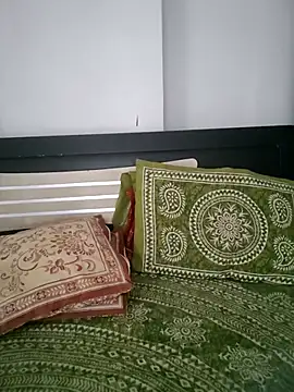 Deepa Sharma143 online show from 10.08.25