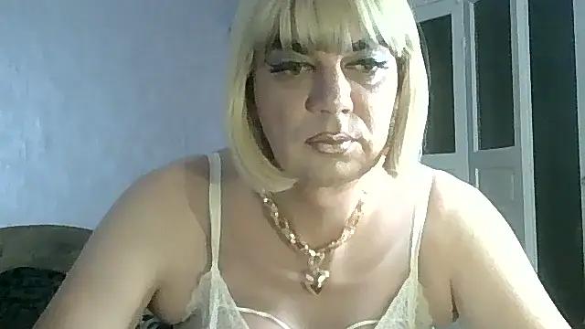 Snapshot of NiraFrost chatting on 10.19.25 NiraFrost online show from 10.19.25