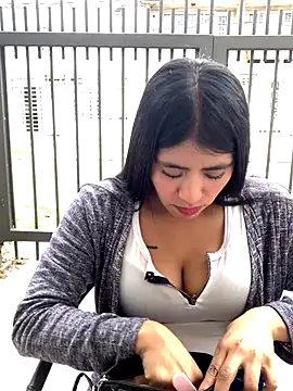 Adele Pinkk online show from 09.26.25