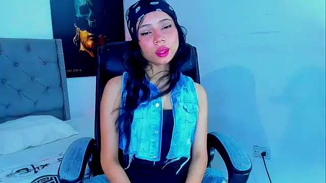 Snapshot of megan_rousexx chatting on 10.20.25 megan rousexx online show from 10.20.25
