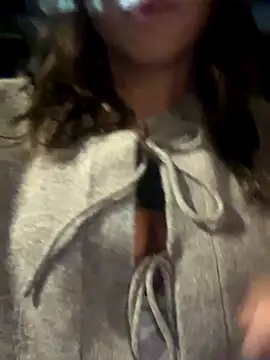 Snapshot of madiiy chatting on 09.27.25 madiiy online show from 09.27.25