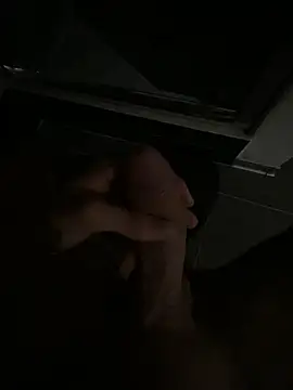 Snapshot of LucaHoot chatting on 09.10.25 LucaHoot online show from 09.10.25