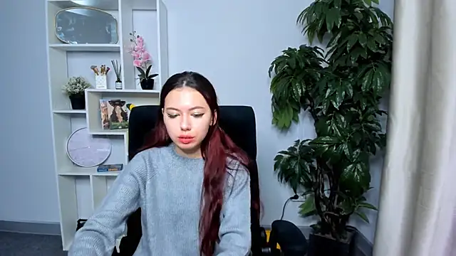 Snapshot of JenniferGlover chatting on 10.30.25 JenniferGlover online show from 10.30.25