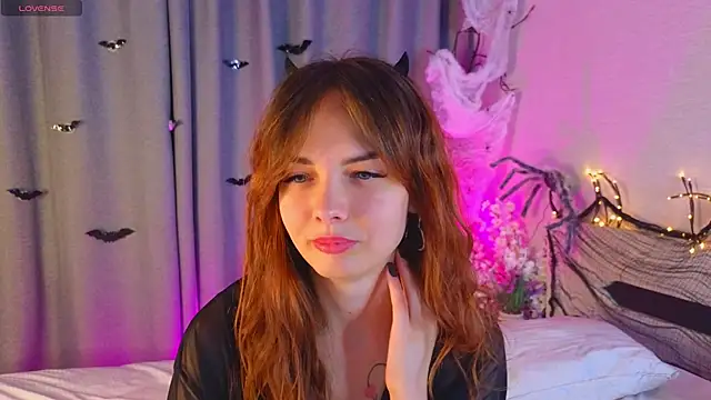 LisaDrake online show from 10.24.25