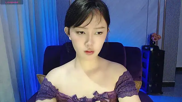 Snapshot of Eoov chatting on 09.24.25 Eoov online show from 09.24.25