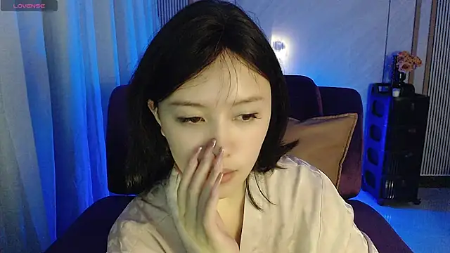 Snapshot of Eoov chatting on 09.27.25 Eoov online show from 09.27.25