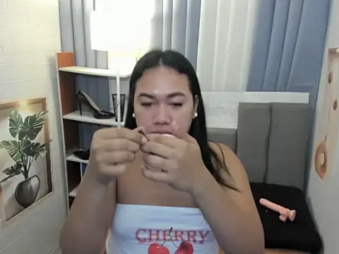 TsUncutKaren online show from 12.04.25