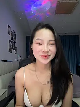 Snapshot of -Xu-ka- chatting on 11.04.25 -Xu-ka- online show from 11.04.25