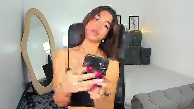 Snapshot of CassieSommereux chatting on 10.02.25 CassieSommereux online show from 10.02.25