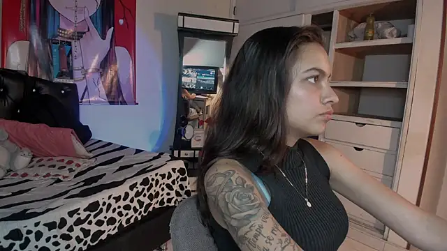 Skylovershot online show from 10.22.25