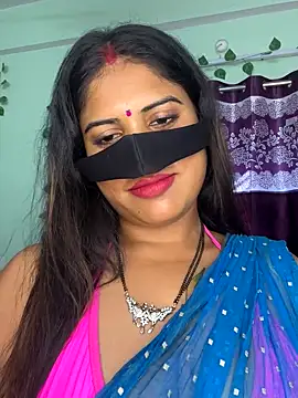 Snapshot of V-Hot-Sweti chatting on 09.18.25 V-Hot-Sweti online show from 09.18.25