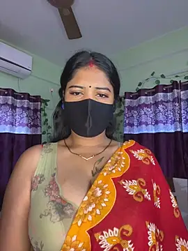 Snapshot of V-Hot-Sweti chatting on 09.24.25 V-Hot-Sweti online show from 09.24.25