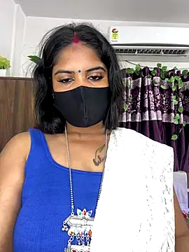 Snapshot of V-Hot-Sweti chatting on 10.06.25 V-Hot-Sweti online show from 10.06.25