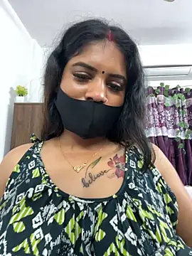 Snapshot of V-Hot-Sweti chatting on 10.07.25 V-Hot-Sweti online show from 10.07.25