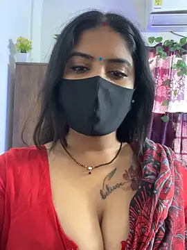 Snapshot of V-Hot-Sweti chatting on 10.14.25 V-Hot-Sweti online show from 10.14.25