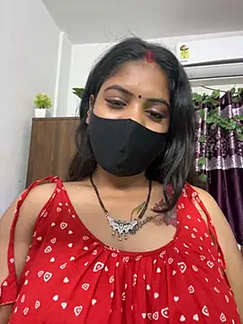 Snapshot of V-Hot-Sweti chatting on 10.15.25 V-Hot-Sweti online show from 10.15.25