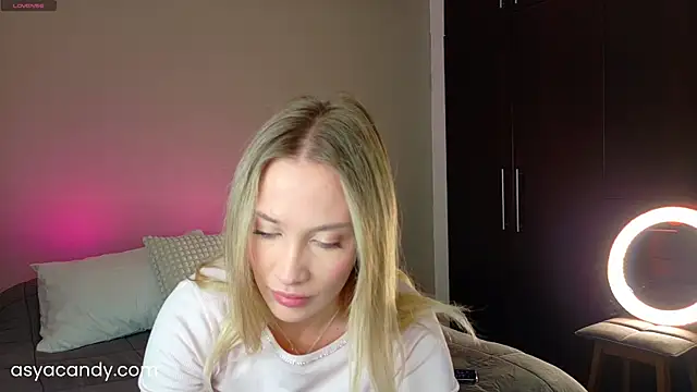 Snapshot of jessikablond007 chatting on 09.26.25 jessikablond007 online show from 09.26.25