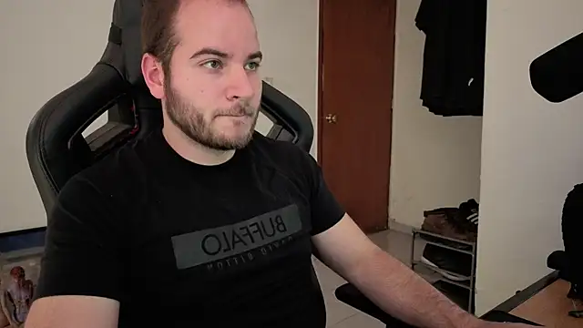 Snapshot of Paul00474 chatting on 11.05.25 Paul00474 online show from 11.05.25