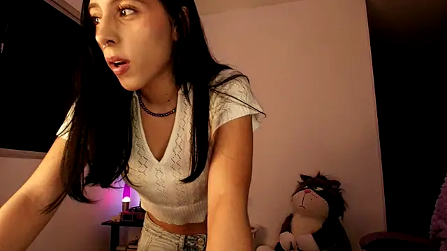 Snapshot of violethun_ chatting on 10.11.25 violethun online show from 10.11.25