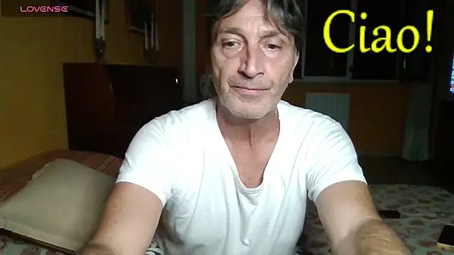 Snapshot of lattediyak chatting on 09.22.25 lattediyak online show from 09.22.25