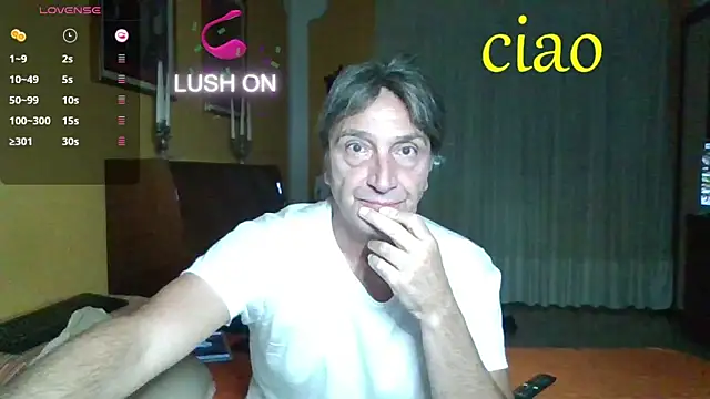 Snapshot of lattediyak chatting on 09.30.25 lattediyak online show from 09.30.25