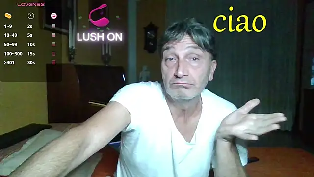 Snapshot of lattediyak chatting on 10.04.25 lattediyak online show from 10.04.25