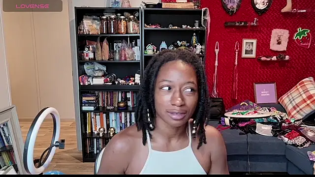 Snapshot of MarleyAquafina chatting on 10.06.25 MarleyAquafina online show from 10.06.25