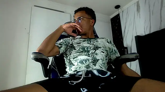 aston xvera online show from 11.07.25