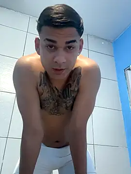 Snapshot of condenovin chatting on 09.21.25 condenovin online show from 09.21.25