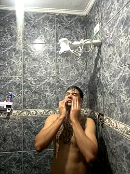 Snapshot of condenovin chatting on 10.06.25 condenovin online show from 10.06.25