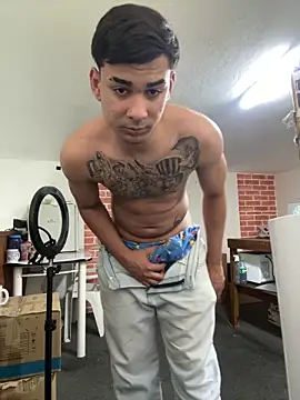 Snapshot of condenovin chatting on 10.16.25 condenovin online show from 10.16.25