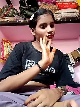 Snapshot of Hot_Mayra_ chatting on 09.17.25 Hot Mayra online show from 09.17.25