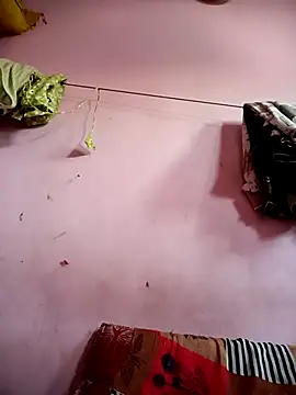 Snapshot of Hot_Mayra_ chatting on 10.16.25 Hot Mayra online show from 10.16.25