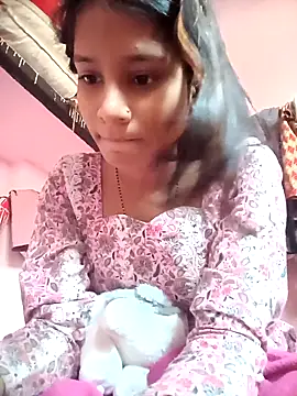 Snapshot of Hot_Mayra_ chatting on 10.24.25 Hot Mayra online show from 10.24.25