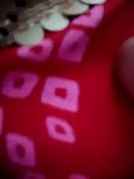 Snapshot of Hot_Mayra_ chatting on 10.27.25 Hot Mayra online show from 10.27.25