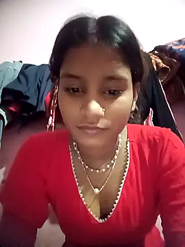 Snapshot of Hot_Mayra_ chatting on 10.29.25 Hot Mayra online show from 10.29.25