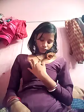 Snapshot of Hot_Mayra_ chatting on 11.01.25 Hot Mayra online show from 11.01.25