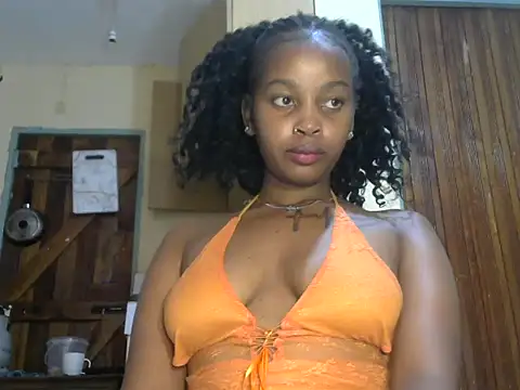 Lattie1 online show from 10.20.25