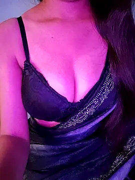 Snapshot of queen_visakha chatting on 10.08.25 queen visakha online show from 10.08.25