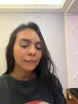 GiorgiaLuxee online show from 11.27.25