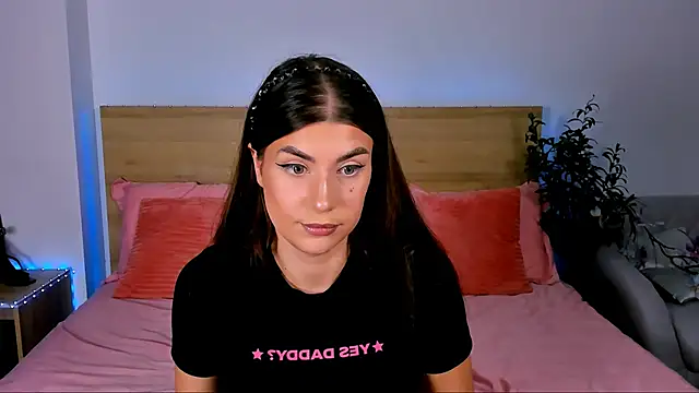 Snapshot of Bella_Davis_love chatting on 09.28.25 Bella Davis love online show from 09.28.25