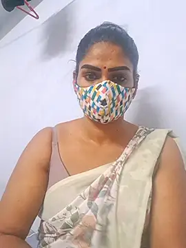 Snapshot of sherlin24 chatting on 10.31.25 sherlin24 online show from 10.31.25