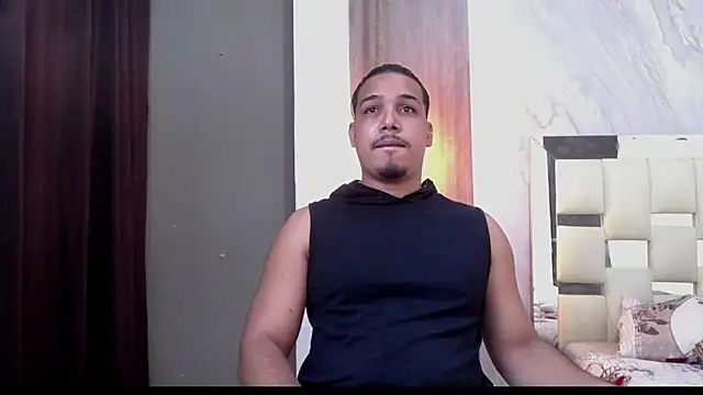 Snapshot of taylor_collins_ chatting on 10.07.25 taylor collins online show from 10.07.25