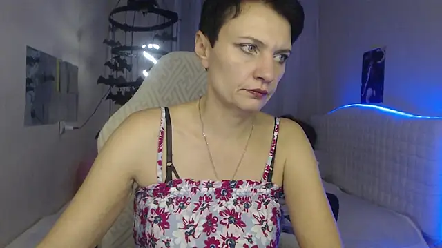 AvaSaturnian online show from 10.14.25